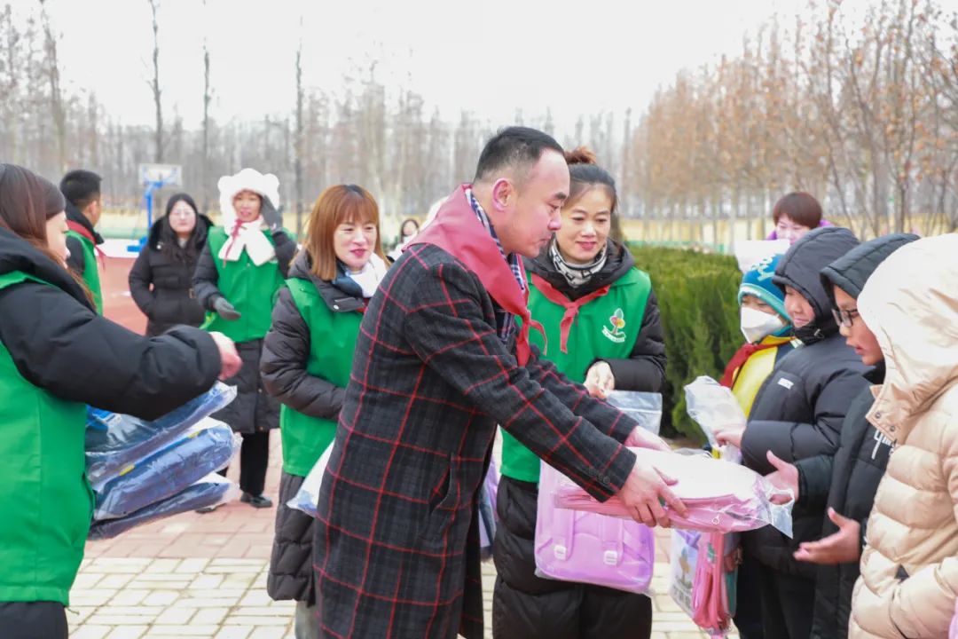 第244所  山东省平度市明村镇前楼1XBET官网韩雪公益小学