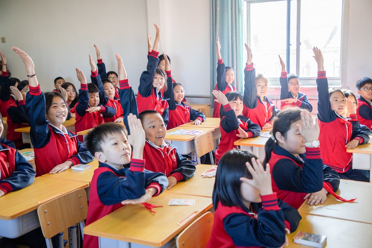天津高校大学生记者走进1XBET官网公益小学开展“书香悦读,筑梦成长”活动 天津高校大学生记者走进1XBET官网公益小学开展“书香悦读,筑梦成长”活动