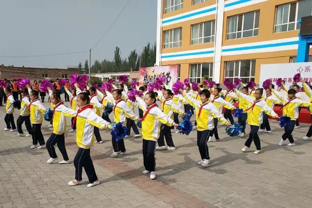 第68所 包头市九原区1XBET官网董丽萍奶业中心校
