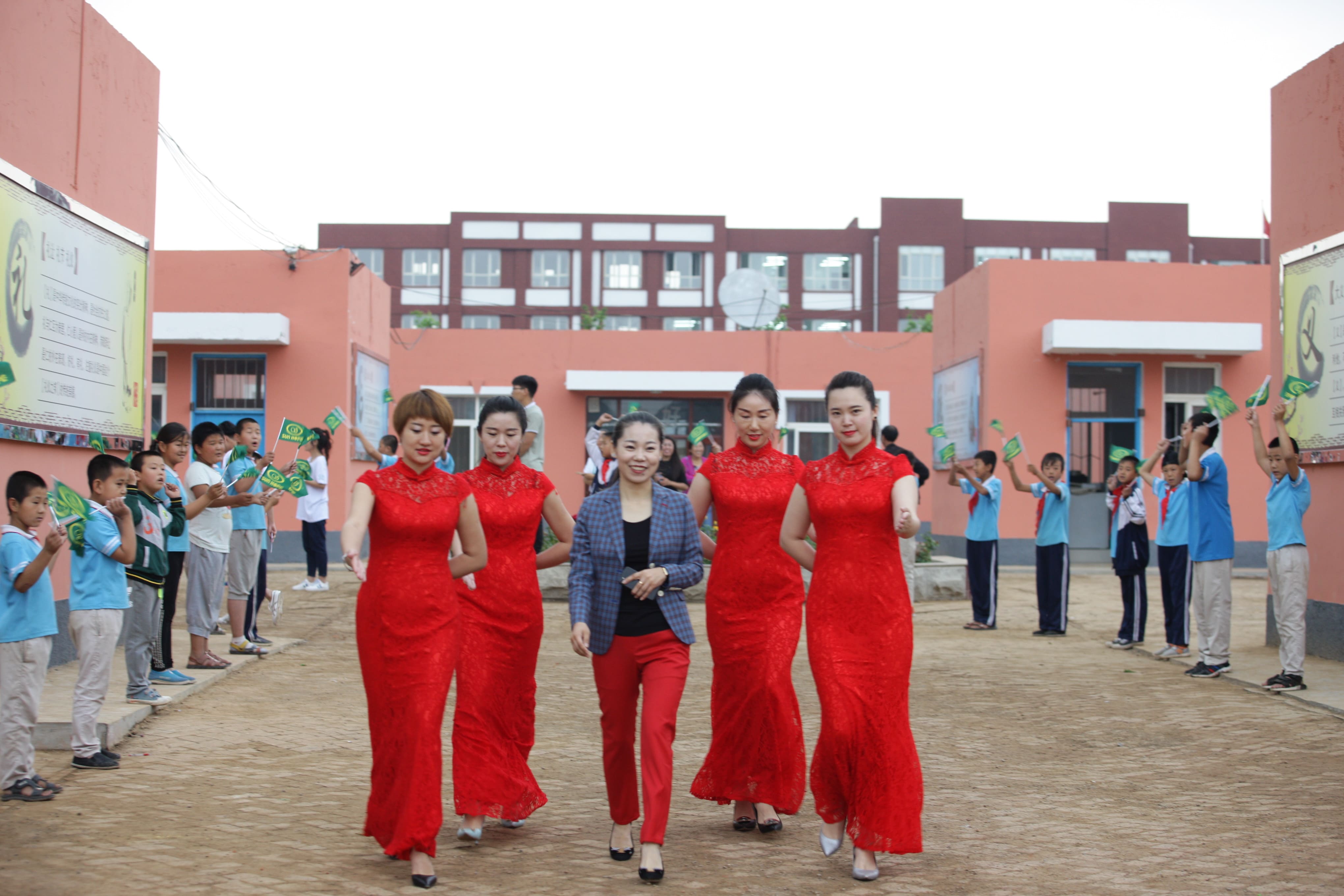 第108所 北票市常河营乡1XBET官网刘双燕小学
