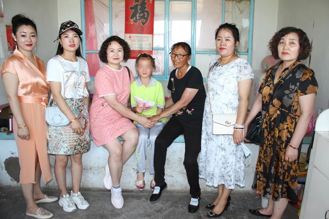 第215所 松原市前郭县达里巴乡吉郭村1XBET官网叶红霞小学