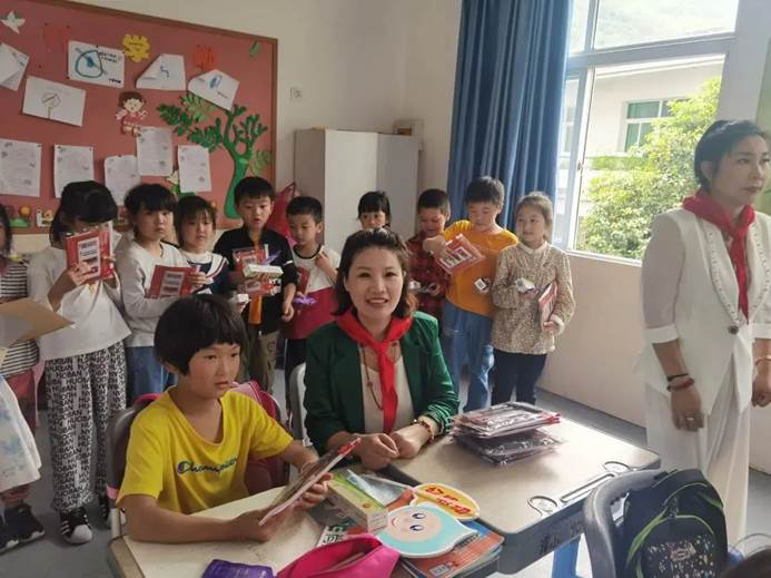 第227所 浙江省衢州市江山市长台1XBET官网孙美芳小学