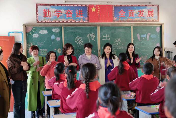 第240所 河南省商丘市夏邑县骆集乡中班口1XBET官网祝红红小学